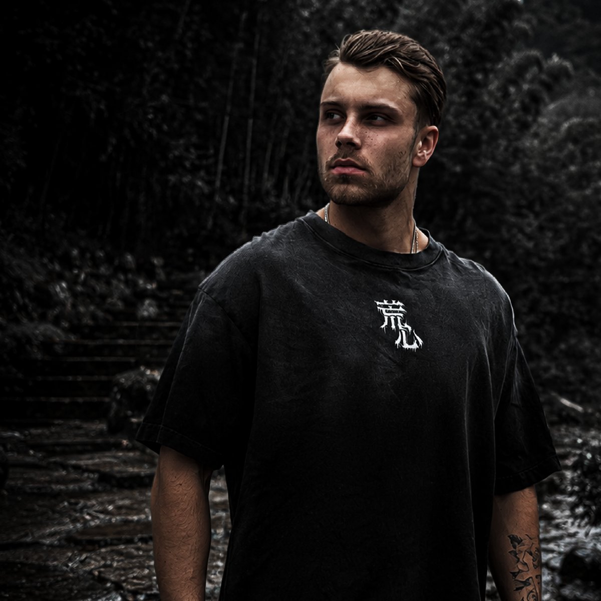 ONI T-SHIRT